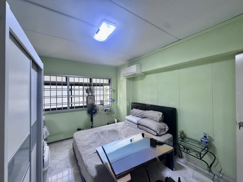 943 Hougang Street 92, 943 Hougang Street 92, 3 Bedrooms, 1,087 sqft, HDB Flat For Sale, by Desrina Goh, 500105915 - Bedroom - PropertyGuru.com.sg