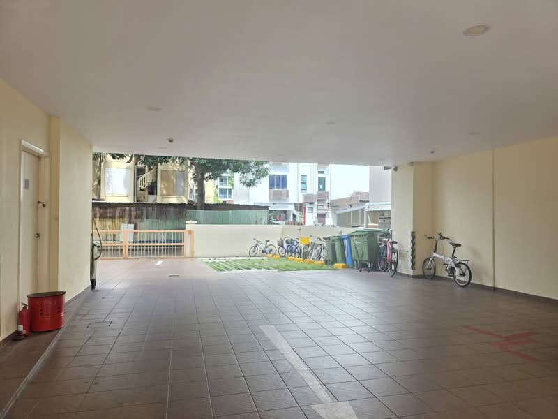 Sunflower Regency, 37 Lor 20 Geylang, 3 Bedrooms, 1,152 sqft, Apartment For Sale, by Alison Lee, 500105920 - Car Park - PropertyGuru.com.sg