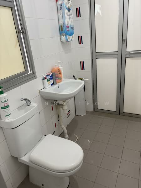 115B Canberra Walk, 115B Canberra Walk, 2 Bedrooms, 505 sqft, HDB Flat For Sale, by Kenny Teow, 500105937 - Bathroom - PropertyGuru.com.sg