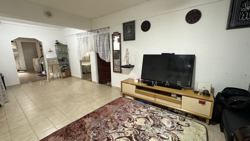 208 Boon Lay Place, 208 Boon Lay Place, 2 Bedrooms, 797 sqft, HDB Flat For Sale, by Sharifah Kamariah, 500105939 - Living Room - PropertyGuru.com.sg