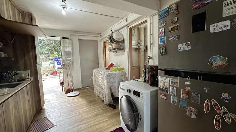 208 Boon Lay Place, 208 Boon Lay Place, 2 Bedrooms, 797 sqft, HDB Flat For Sale, by Sharifah Kamariah, 500105939 - Kitchen - PropertyGuru.com.sg