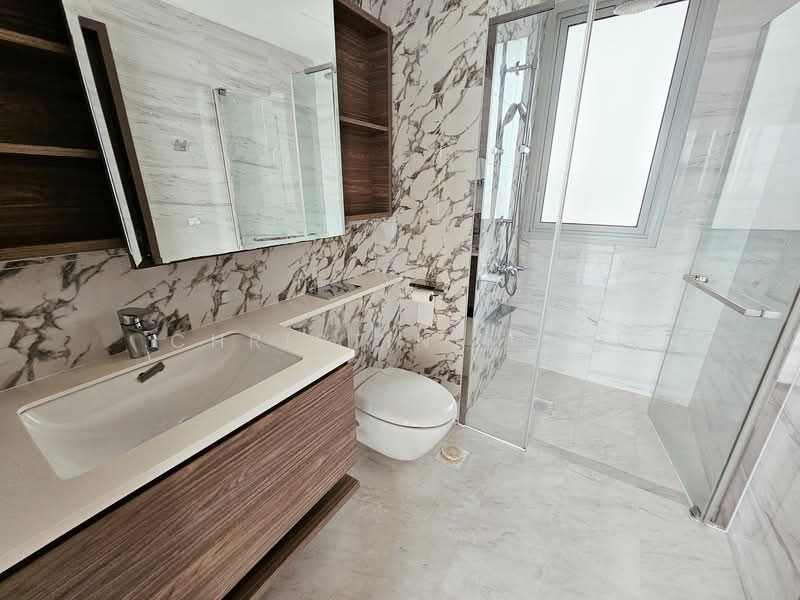 Queens Peak, 1 Dundee Road, 3 Bedrooms, 936 sqft, Condominium For Sale, by Christine Teo, 500105953 - Bathroom - PropertyGuru.com.sg