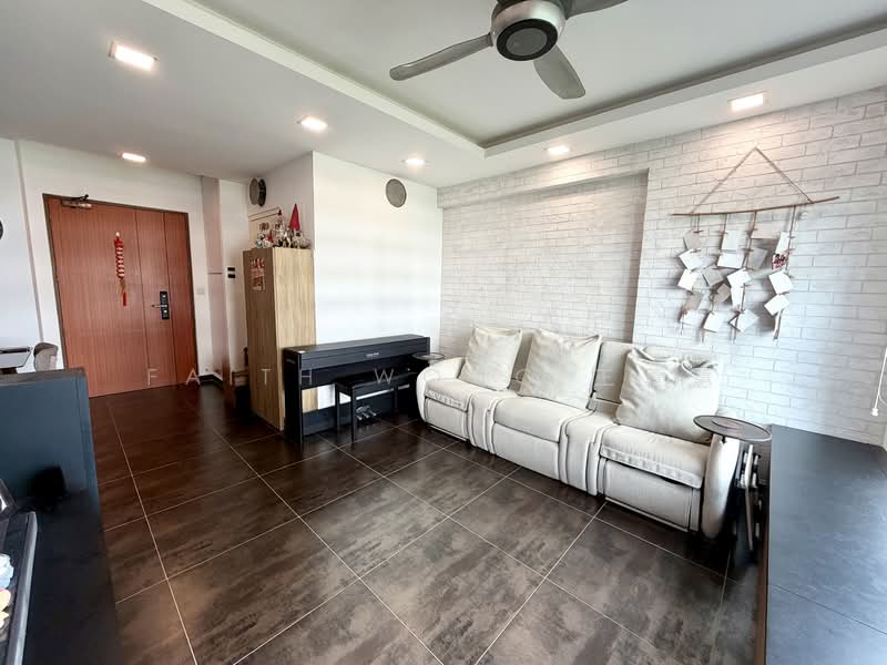 70A Telok Blangah Heights, 70A Telok Blangah Heights, 3 Bedrooms, 1,001 sqft, HDB Flat For Sale, by Faith Wong 王蕙蕙, 500105961 - Living Room - PropertyGuru.com.sg