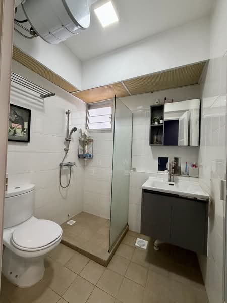 70A Telok Blangah Heights, 70A Telok Blangah Heights, 3 Bedrooms, 1,001 sqft, HDB Flat For Sale, by Faith Wong 王蕙蕙, 500105961 - Bathroom - PropertyGuru.com.sg