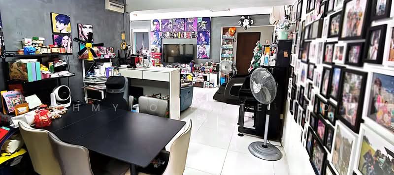 638 Pasir Ris Drive 1, 638 Pasir Ris Drive 1, 3 Bedrooms, 1,313 sqft, HDB Flat For Sale, by Regine Cher, 500105976 - Living Room - PropertyGuru.com.sg