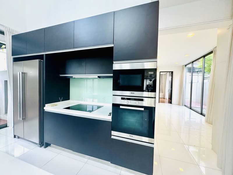 Bungalow Off Bukit Timah Road, , 5 Bedrooms, 7,400 sqft, Bungalow House For Rent, by Vanessa Lim, 500105977 - PropertyGuru.com.sg