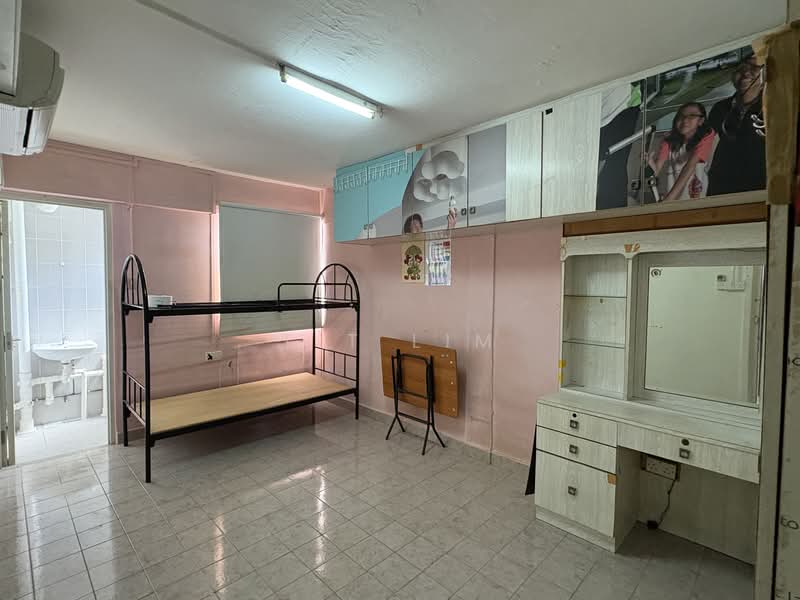 135 Bedok North Street 2, 135 Bedok North Street 2, 3 Bedrooms, 990 sqft, HDB Flat For Sale, by T T Lim, 500105984 - Bedroom - PropertyGuru.com.sg