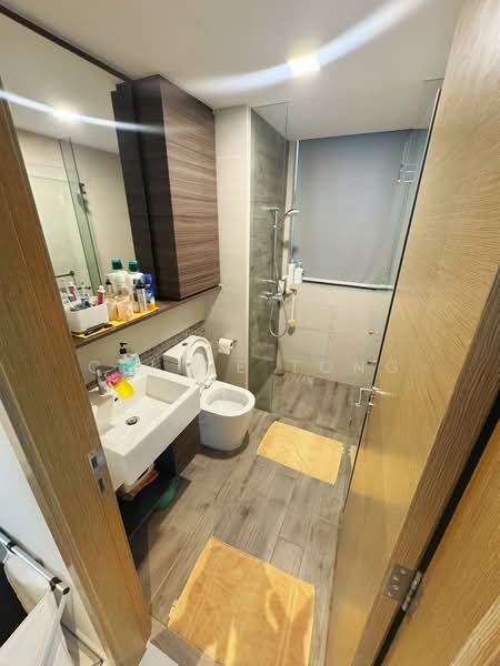 The Terrace, 88 Edgedale Plains, 4 Bedrooms, 1,313 sqft, Executive Condominium For Sale, by Celine Tong, 500105991 - Bathroom - PropertyGuru.com.sg