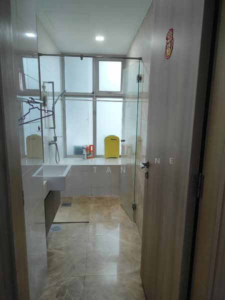 Caspian, 50 Lakeside Drive, 4 Bedrooms, 1,399 sqft, Condominium For Rent, by Jacqueline Tan, 500106008 - Bathroom - PropertyGuru.com.sg