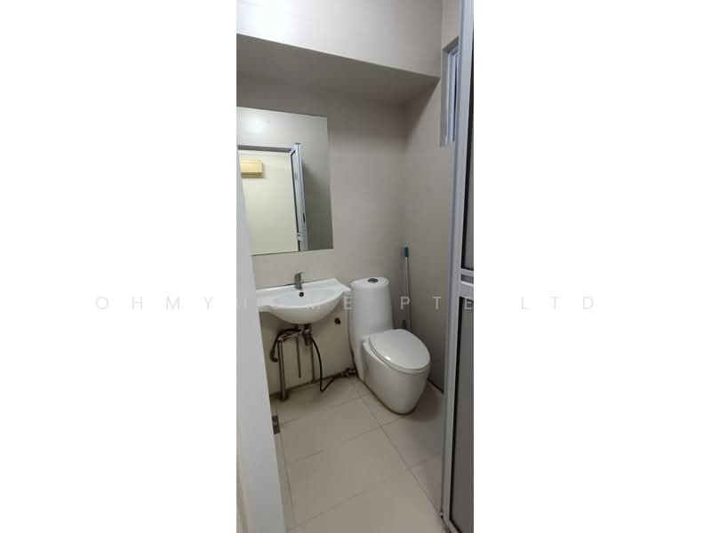 488A Tampines Avenue 9, 488A Tampines Avenue 9, 4 Bedrooms, 1,302 sqft, HDB Flat For Sale, by Regine Cher, 500106019 - Bathroom - PropertyGuru.com.sg