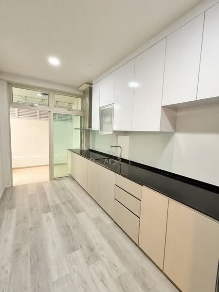 Mimosa Drive, Rare 3.5 Storey Renovated 4BR Ensuite, Mimosa Drive, 4 Bedrooms, 3,337 sqft, Terraced House For Sale, by Linda Loh, 500106024 - Kitchen - PropertyGuru.com.sg