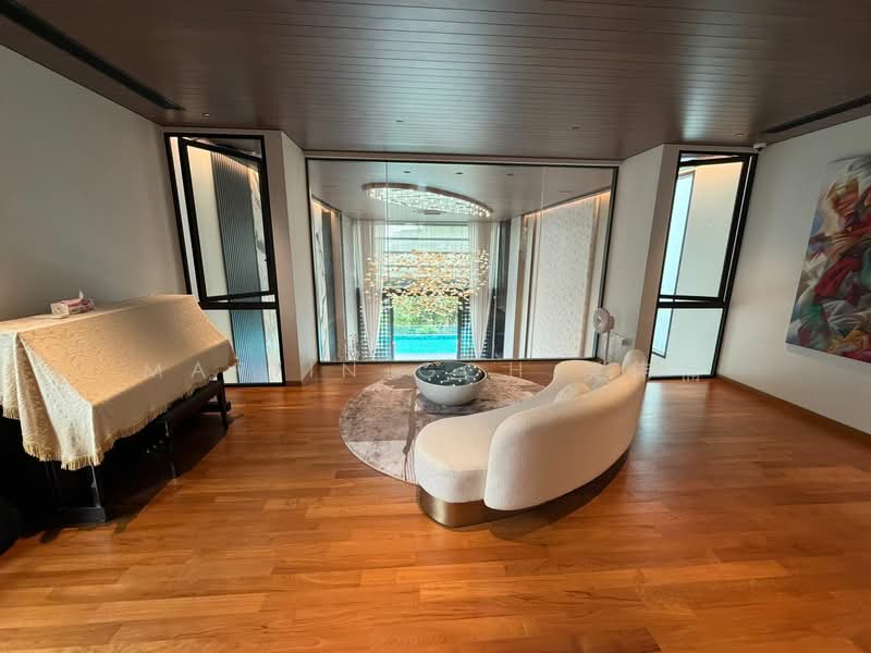 🎯 Star BUY IN D11 🔥NEAR-NEW BOTANIC MRT, 1km SCGS, , 5 Bedrooms, 9,632 sqft, Bungalow House For Sale, by Martin Goh 吴伟楠, 500106027 - Living Room - PropertyGuru.com.sg