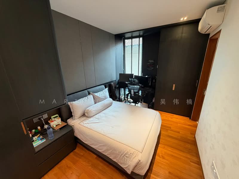 🎯 Star BUY IN D11 🔥NEAR-NEW BOTANIC MRT, 1km SCGS, , 5 Bedrooms, 9,632 sqft, Bungalow House For Sale, by Martin Goh 吴伟楠, 500106027 - Bedroom - PropertyGuru.com.sg