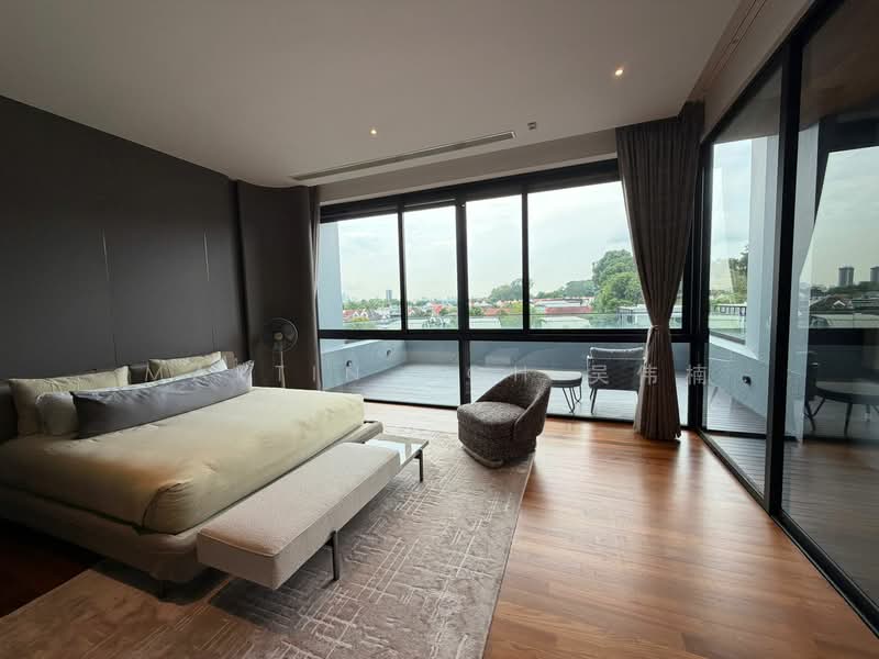 🎯 Star BUY IN D11 🔥NEAR-NEW BOTANIC MRT, 1km SCGS, , 5 Bedrooms, 9,632 sqft, Bungalow House For Sale, by Martin Goh 吴伟楠, 500106027 - Bedroom - PropertyGuru.com.sg