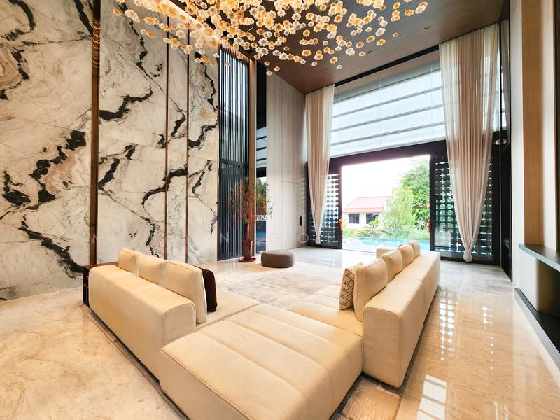 🎯 Star BUY IN D11 🔥NEAR-NEW BOTANIC MRT, 1km SCGS, , 5 Bedrooms, 9,632 sqft, Bungalow House For Sale, by Martin Goh 吴伟楠, 500106027 - Living Room - PropertyGuru.com.sg
