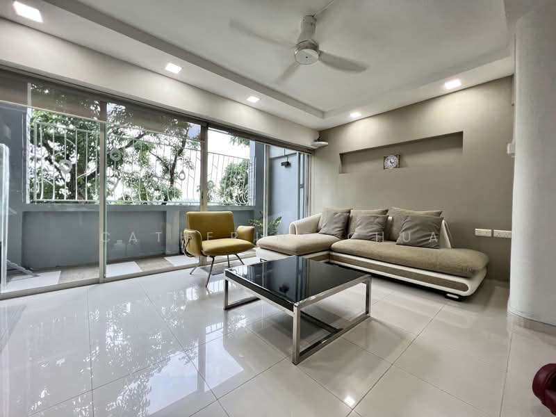 548 Jurong West Street 42, 548 Jurong West Street 42, 4 Bedrooms, 1,615 sqft, HDB Flat For Sale, by Catherine Chua, 500106037 - Living Room - PropertyGuru.com.sg