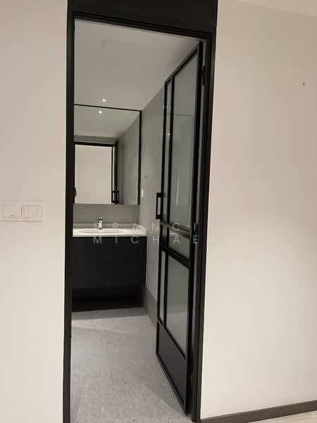 Central Green, 5 Jalan Membina, 3 Bedrooms, 1,432 sqft, Condominium For Sale, by Francis Michael, 500106056 - Bathroom - PropertyGuru.com.sg