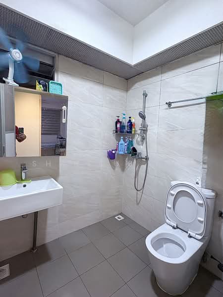 213A Punggol Walk, 213A Punggol Walk, 3 Bedrooms, 1,216 sqft, HDB Flat For Sale, by Sharique Tan, 500106061 - Bathroom - PropertyGuru.com.sg
