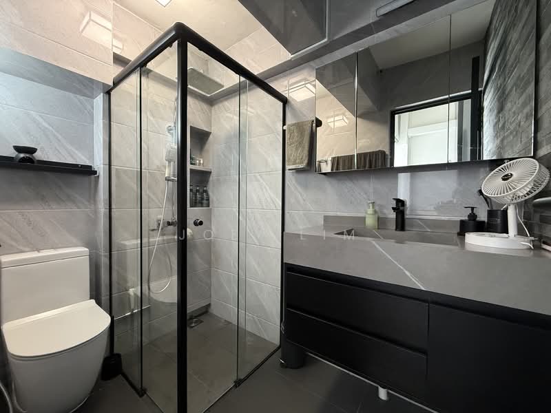 345 Clementi Avenue 5, 345 Clementi Avenue 5, 2 Bedrooms, 721 sqft, HDB Flat For Sale, by Joey Lim, 500106062 - Bathroom - PropertyGuru.com.sg