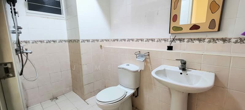 387 Bukit Batok West Avenue 5, 387 Bukit Batok West Avenue 5, 3 Bedrooms, 1,270 sqft, HDB Flat For Sale, by James Yeo, 500106068 - Bathroom - PropertyGuru.com.sg