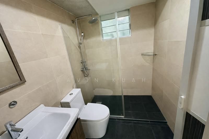 622C Punggol Central, 622C Punggol Central, 3 Bedrooms, 1,012 sqft, HDB Flat For Sale, by Kavin Kuah, 500106072 - Bathroom - PropertyGuru.com.sg
