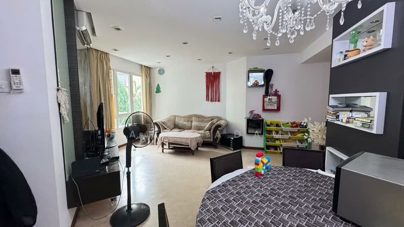 Edelweiss Park Condo, 92 Flora Road, 2 Bedrooms, 947 sqft, Condominium For Rent, by Hariz Adam, 500106084 - Living Room - PropertyGuru.com.sg