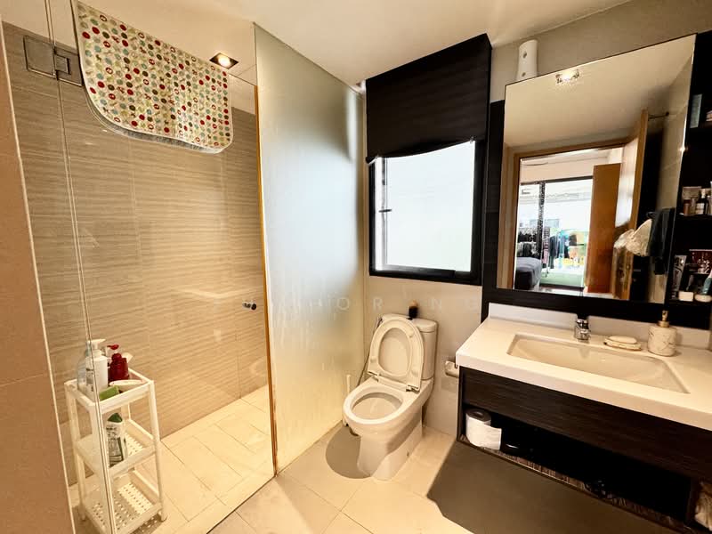 Blossom Residences, 30 Segar Road, 2 Bedrooms, 1,076 sqft, Executive Condominium For Sale, by Junior Ng, 500106086 - Bathroom - PropertyGuru.com.sg