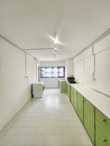 75 Telok Blangah Drive, 75 Telok Blangah Drive, 2 Bedrooms, 721 sqft, HDB Flat For Rent, by Kelvin Tan, 500106089 - Kitchen - PropertyGuru.com.sg