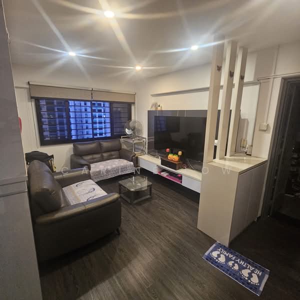 717 Jurong West Street 71, 717 Jurong West Street 71, 3 Bedrooms, 1,141 sqft, HDB Flat For Sale, by Carine Low, 500106114 - Living Room - PropertyGuru.com.sg