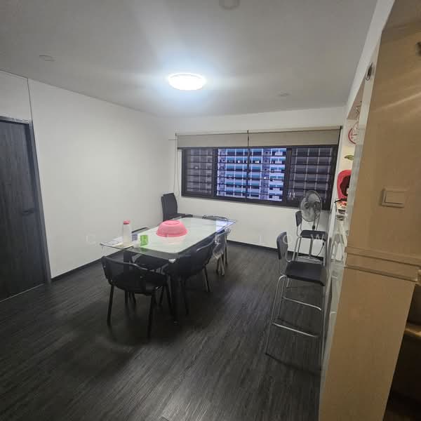 717 Jurong West Street 71, 717 Jurong West Street 71, 3 Bedrooms, 1,141 sqft, HDB Flat For Sale, by Carine Low, 500106114 - Dining Room - PropertyGuru.com.sg