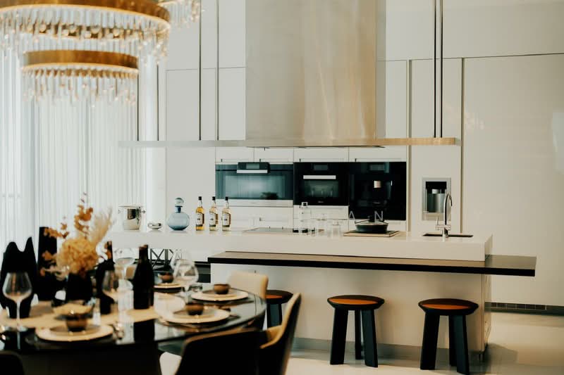 Marina One Residences, 21 Marina Way, 4 Bedrooms, 7,459 sqft, Condominium For Sale, by Alex Jonathan Tay, 500106160 - Kitchen - PropertyGuru.com.sg