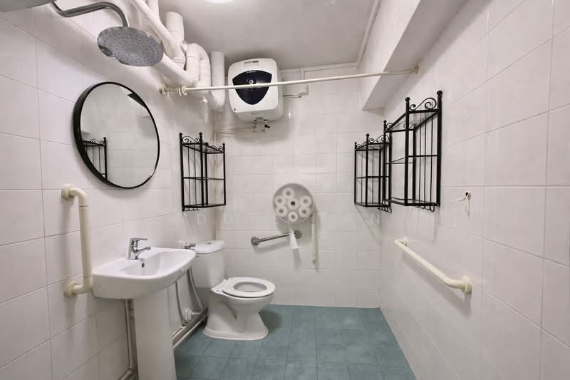 288F Bukit Batok Street 25, 288F Bukit Batok Street 25, 4 Bedrooms, 1,550 sqft, HDB Flat For Sale, by Eddie Tan, 500106175 - Common Bathroom - PropertyGuru.com.sg