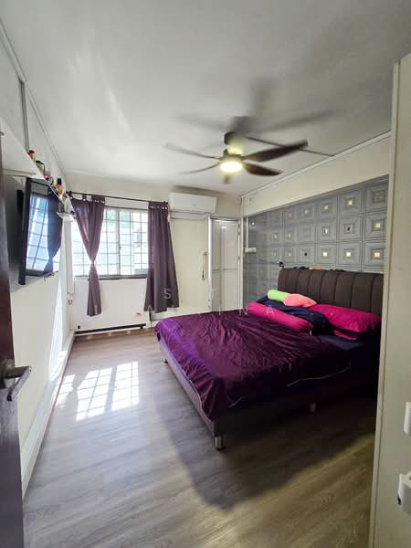 292 Tampines Street 22, 292 Tampines Street 22, 3 Bedrooms, 980 sqft, HDB Flat For Sale, by Siti Nurainina Binte Saaet (Nina Saaet), 500106177 - Bedroom - PropertyGuru.com.sg
