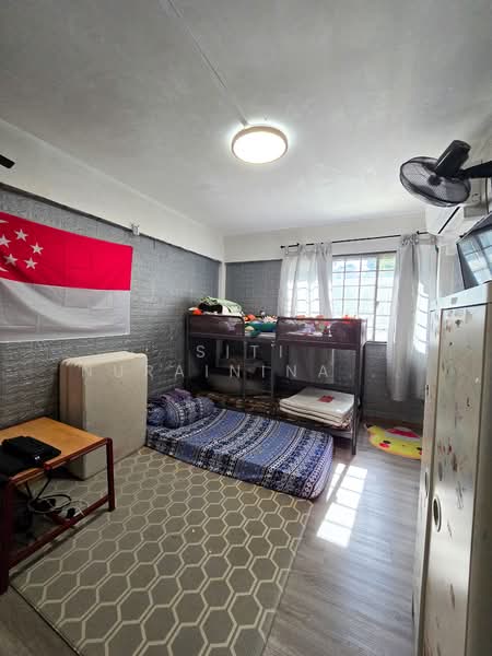 292 Tampines Street 22, 292 Tampines Street 22, 3 Bedrooms, 980 sqft, HDB Flat For Sale, by Siti Nurainina Binte Saaet (Nina Saaet), 500106177 - Bedroom - PropertyGuru.com.sg