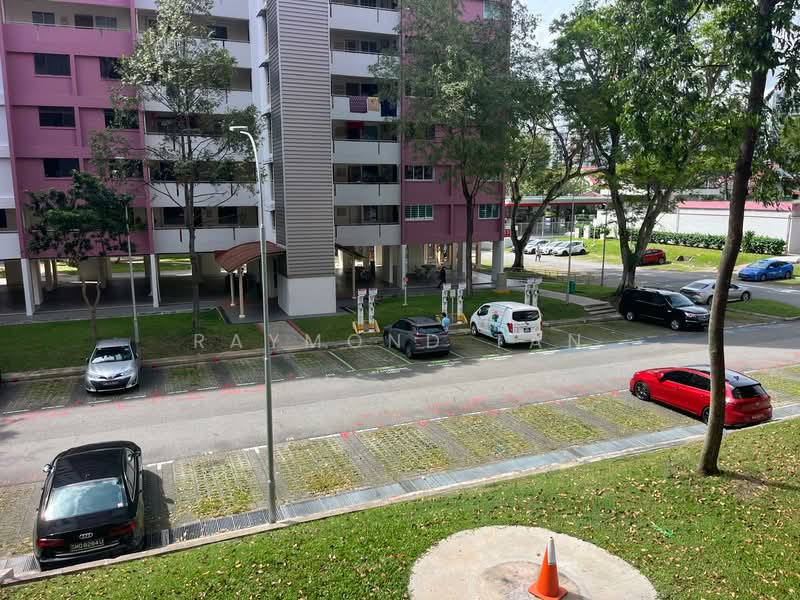 604 Ang Mo Kio Avenue 5, 604 Ang Mo Kio Avenue 5, Room Rental, 100 sqft, HDB Flat For Rent, by Raymond Tan, 500106182 - Exterior - PropertyGuru.com.sg