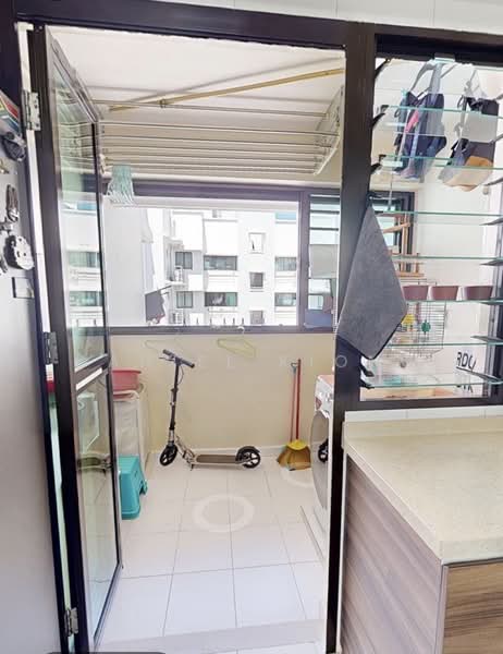 549B Segar Road, 549B Segar Road, 3 Bedrooms, 1,216 sqft, HDB Flat For Sale, by Daniel Kiong, 500106184 - Balcony - PropertyGuru.com.sg