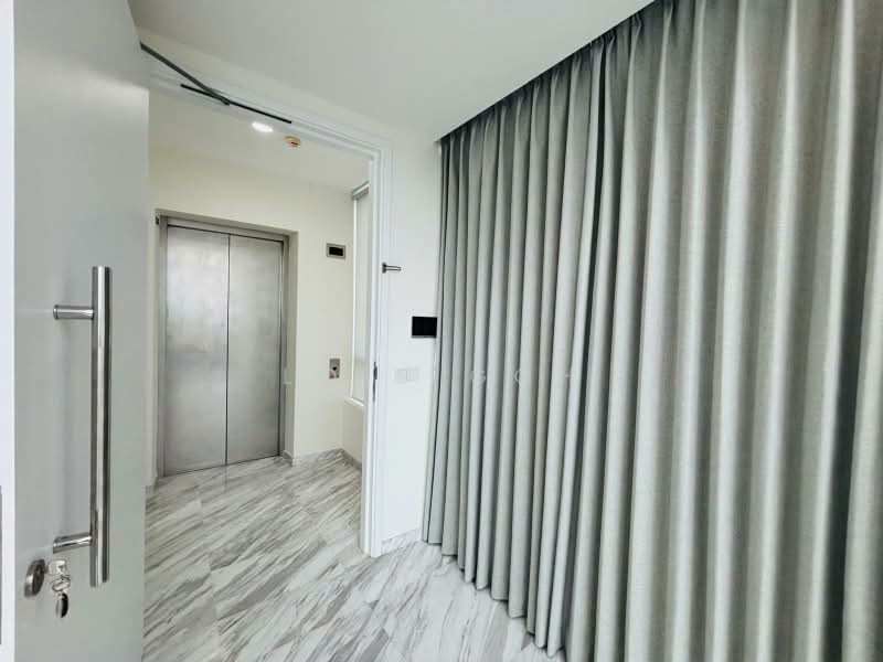 The View @ Meyer, 46 Meyer Road, 4 Bedrooms, 4,380 sqft, Apartment For Sale, by Lois Goh, 500106188 - Entrance - PropertyGuru.com.sg