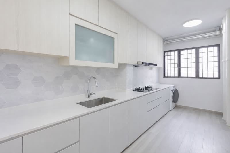 290E Bukit Batok Street 24, 290E Bukit Batok Street 24, 3 Bedrooms, 1,302 sqft, HDB Flat For Sale, by Lim Yong Keong, 500106190 - Kitchen - PropertyGuru.com.sg