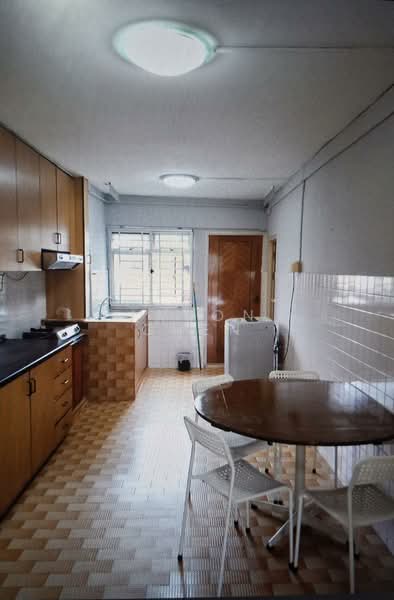 649 Ang Mo Kio Avenue 5, 649 Ang Mo Kio Avenue 5, 2 Bedrooms, 732 sqft, HDB Flat For Rent, by Jason Chen, 500106200 - Kitchen - PropertyGuru.com.sg