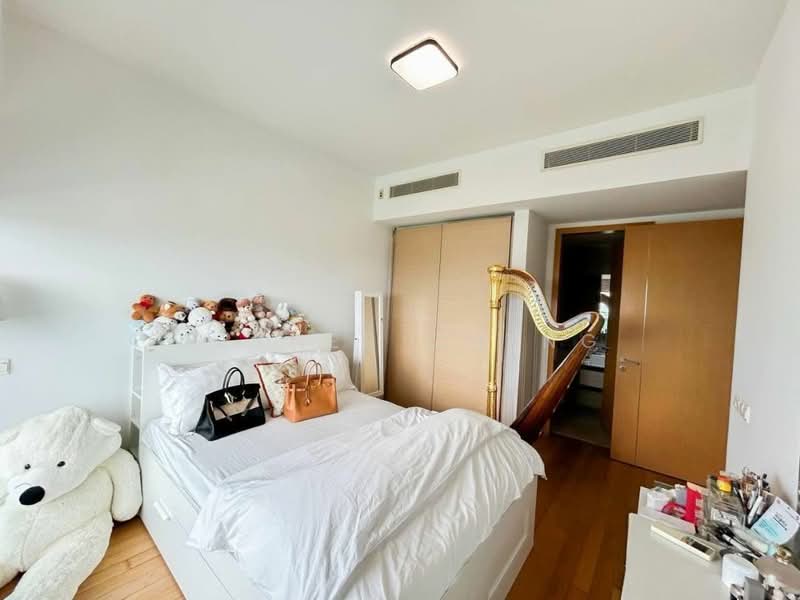 Marina Bay Residences, 18 Marina Boulevard, 2 Bedrooms, 1,066 sqft, Condominium For Rent, by Rayner Cheng, 500106204 - Bedroom - PropertyGuru.com.sg