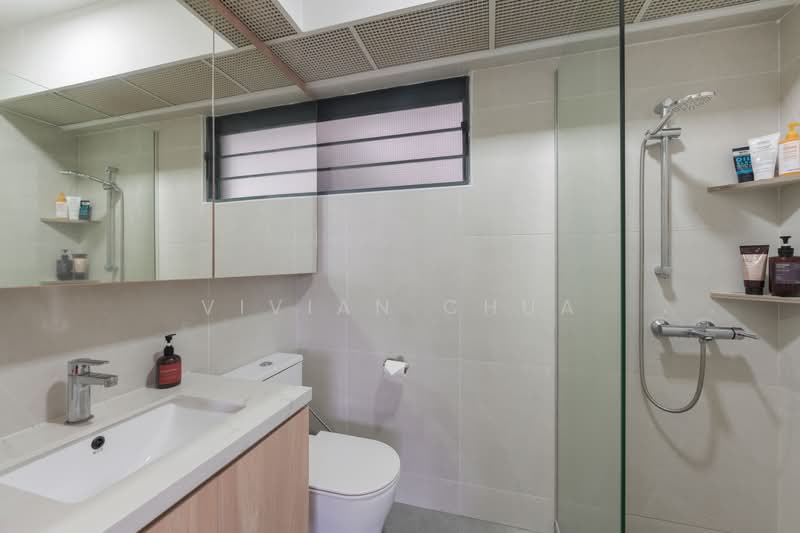 308C Punggol Walk, 308C Punggol Walk, 3 Bedrooms, 1,206 sqft, HDB Flat For Sale, by Vivian Chua, 500106216 - Master Bathroom - PropertyGuru.com.sg