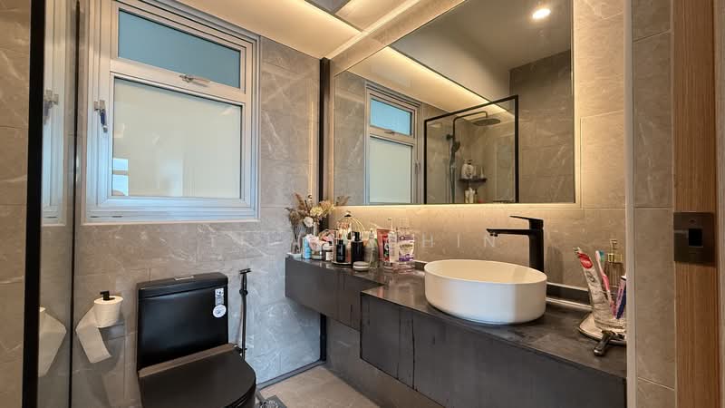 422A Northshore Drive, 422A Northshore Drive, 3 Bedrooms, 1,216 sqft, HDB Flat For Sale, by Tilia Chin, 500106219 - Bathroom - PropertyGuru.com.sg