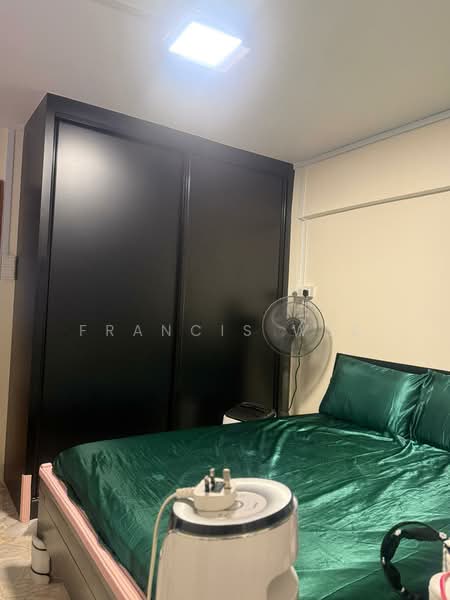 116 Hougang Avenue 1, 116 Hougang Avenue 1, 2 Bedrooms, 720 sqft, HDB Flat For Sale, by Francis Wee, 500106224 - Bedroom - PropertyGuru.com.sg