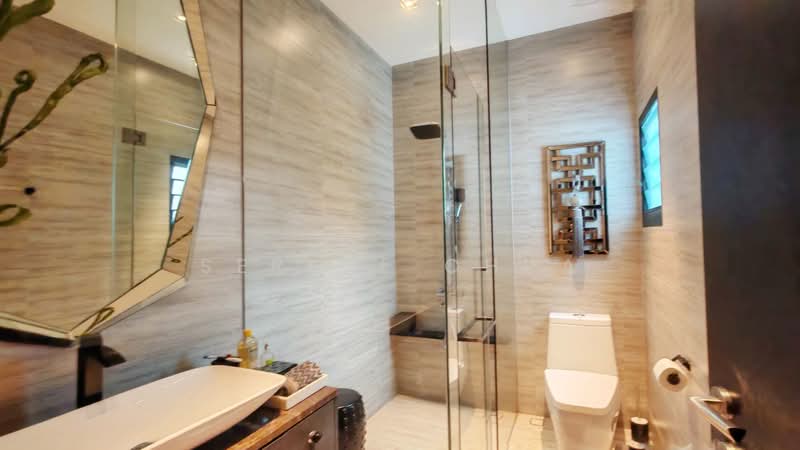 2-storey renovated Freehold Semi-D near MRT, , 5 Bedrooms, 3,000 sqft, Semi-Detached House For Sale, by Serene Chua, 500106233 - Bathroom - PropertyGuru.com.sg