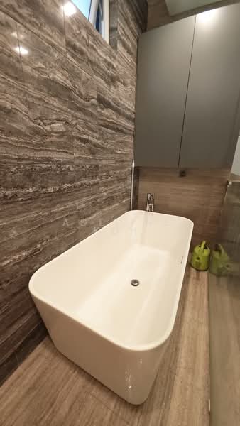 Watten Estate, Watten, 7 Bedrooms, 6,900 sqft, Detached House For Sale, by Adeline Koh, 500106236 - Bathroom - PropertyGuru.com.sg