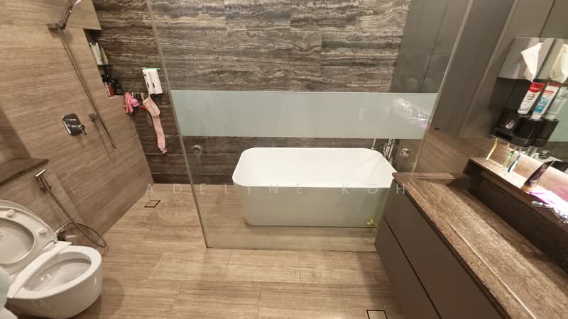 Watten Estate, Watten, 7 Bedrooms, 6,900 sqft, Detached House For Sale, by Adeline Koh, 500106236 - Bathroom - PropertyGuru.com.sg