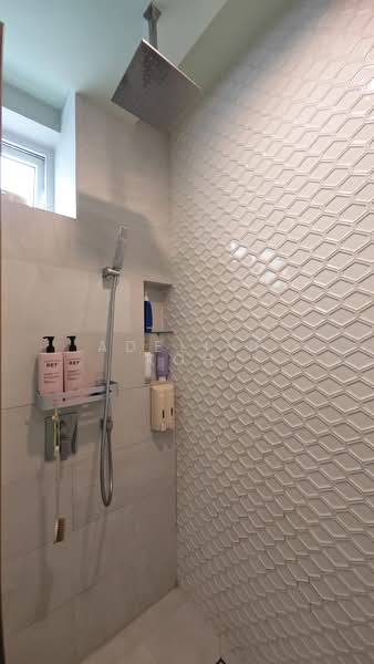 Watten Estate, Watten, 7 Bedrooms, 6,900 sqft, Detached House For Sale, by Adeline Koh, 500106236 - Bathroom - PropertyGuru.com.sg