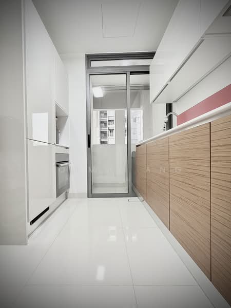 iResidences, 20 Irrawaddy Road, 2 Bedrooms, 1,066 sqft, Condominium For Sale, by Norman Ang, 500106240 - Kitchen - PropertyGuru.com.sg