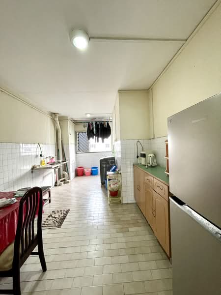 462 Jurong West Street 41, 462 Jurong West Street 41, 2 Bedrooms, 786 sqft, HDB Flat For Sale, by Jas Chua, 500106244 - Kitchen - PropertyGuru.com.sg