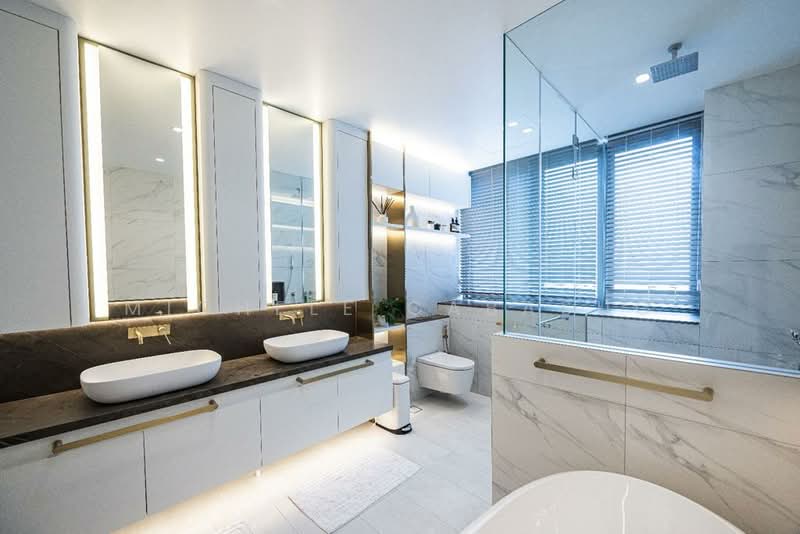 Hilltops, 99 Cairnhill Circle, 5 Bedrooms, 2,874 sqft, Condominium For Sale, by Michele Cabasug, 500106253 - Bathroom - PropertyGuru.com.sg